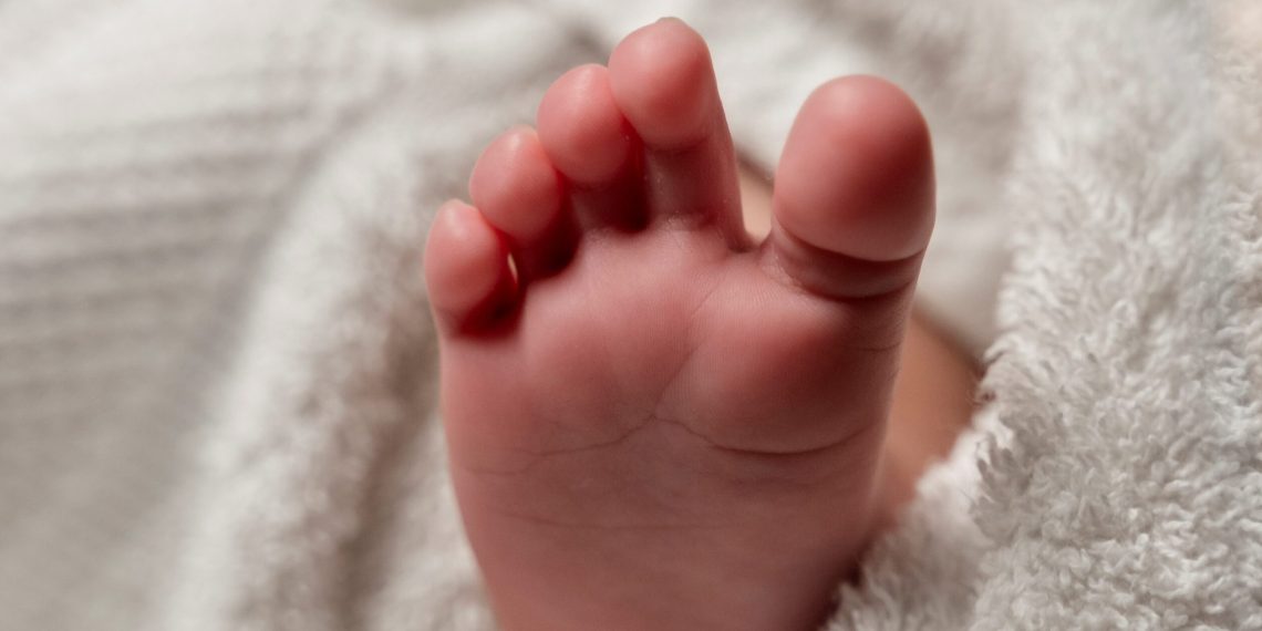 Багып алган кызыма энесинен кантип документ алам?