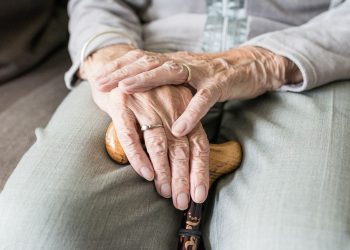 Апам аял алсаң идиштеримди өткөрүп бербейм деди