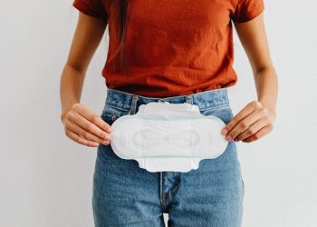 Апам ким менен жаттың деп урушкан. Биринчи айыз жөнүндө 6 окуя