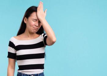 Ажырашпай туруп үйлөнүп