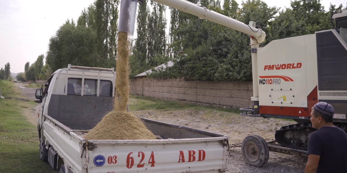 Дыйкан кантип 3 МИЛЛИОН сомдук комбайн алганын айтып берди