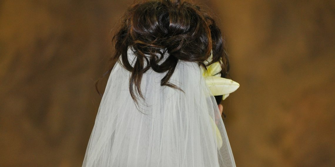 Аялынан бир ай мурун айрылган жигит “балдарыма эне болчу” деп жатат