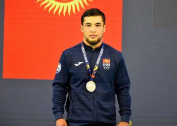 Өзүңөргө гана ишенгиле! Амантур Исмаиловдон кеңеш