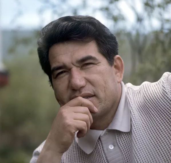 Айтматовдун гүл жегенин билбесеңиз