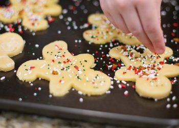 Жаңы жылдык каникулда жөн отурбай