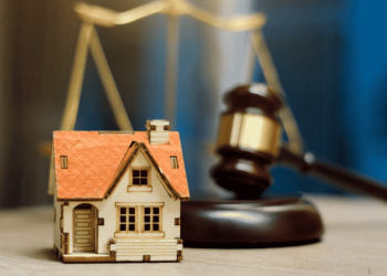 Биз жашаган үй кайын агамдын атында экен. Аны кантип алам?