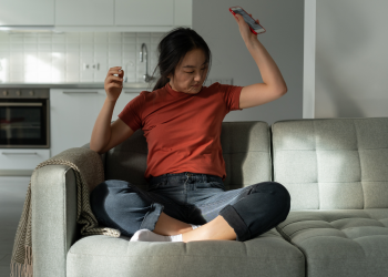 Жаңы төрөгөндө күйөөмдүн "измена" кылганын билдим. Кеңеш күтөм