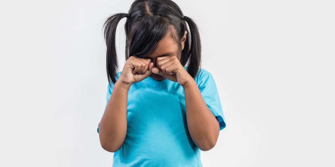 Ыйлап жаткан баланы бул 3 сөз менен соротуш керек