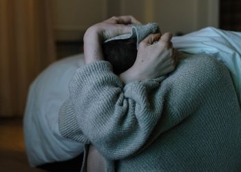 8-март күнү күйөөм бир кызды жетелеп келди