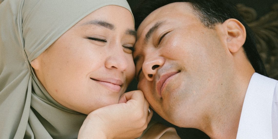 Аялымды бир өөп албаганыма аябай өкүнөм