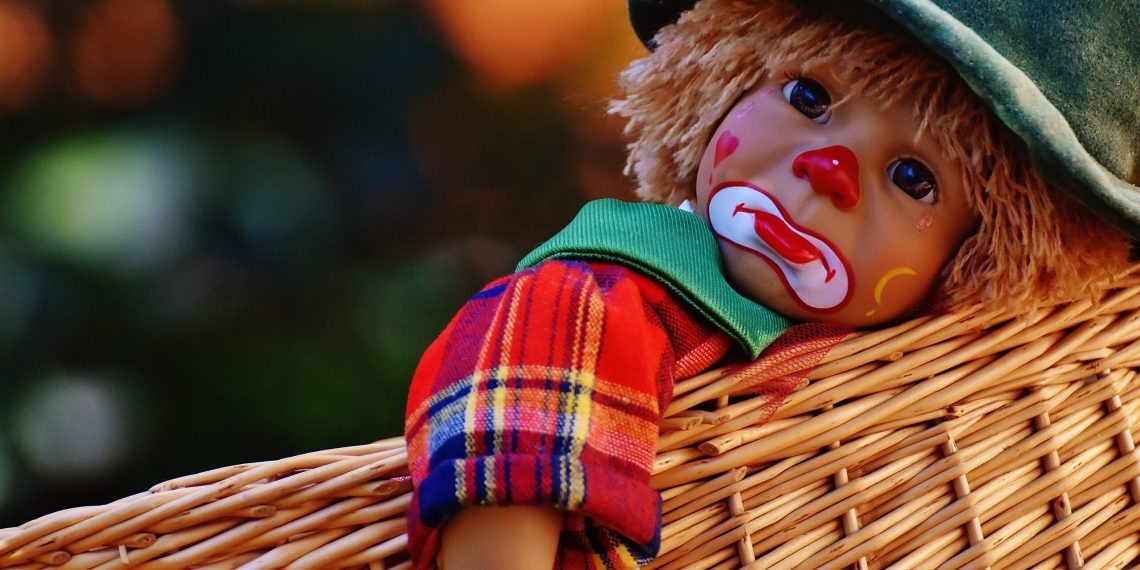 Төрөгөндөн бери баламды өзүм карайм. Күйөөмдү аталык укуктан ажыратсам болобу?