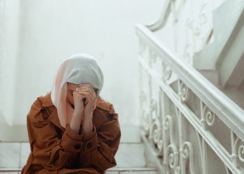 "Ким менен жаттың эле?" Гинекологго баргандан корккон окурмандардын окуясы