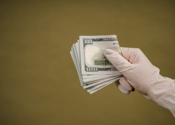 Акчасы жок адамдын кеңешин уксаңыз