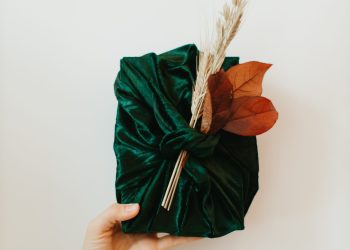 Күйөөмө бул белекти берсем "албайм" деп ыйлады