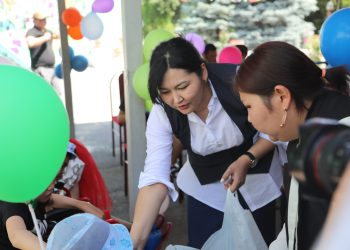 MEGA балдар үйүнүн тарбиялануучуларын Балдарды коргоо күнү менен куттуктады