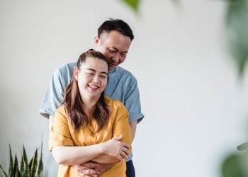 Күйөөмдүн бул сүрөтүн ватсабыма койгонума өкүнүп кетем