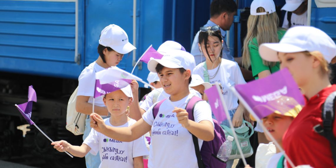 MEGA балдар үйлөрүнүн тарбиялануучуларын Ысык-Көлгө алып барып келди