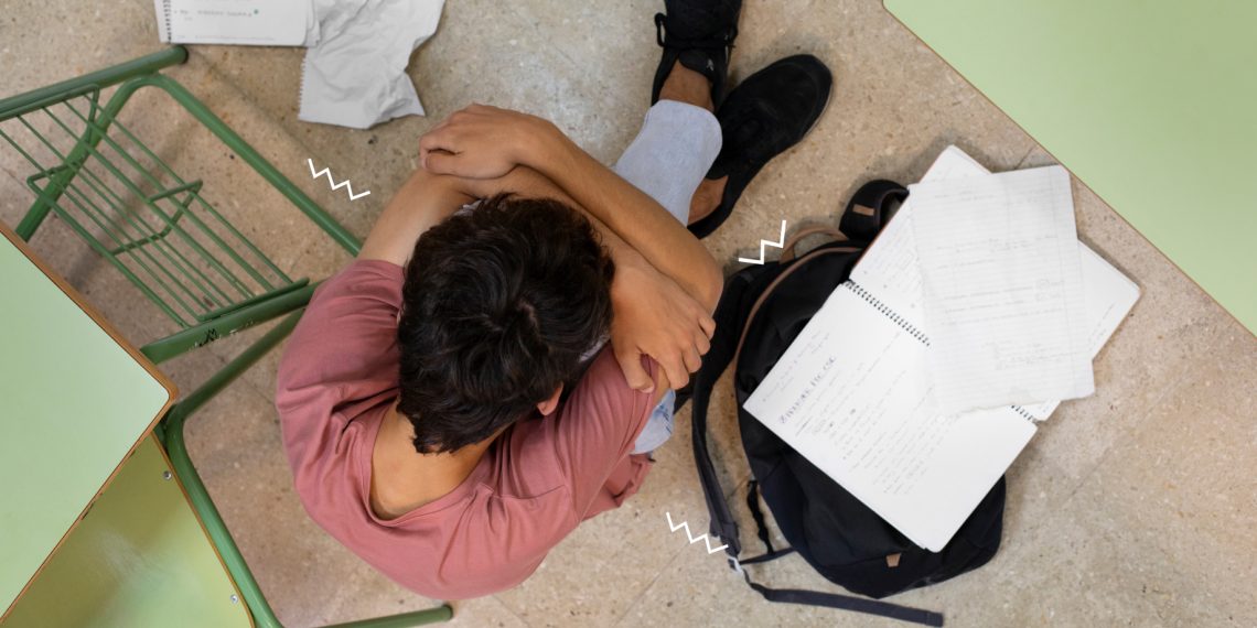 "Апам "мен турганда ыйлаба" деген." ЖРТдан өтпөй калган окуучулардын баяны