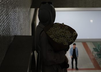 Эмнеге күйөөм төрөтканадан чыгарарда гүлү жок келгенин айтып ыйлатты