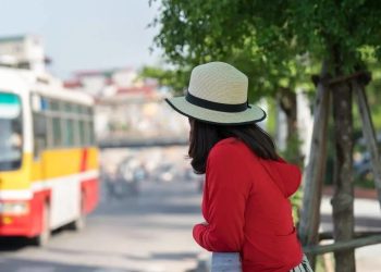 Күйөөм эмнеге аялдамадагы келинди караганын билип көзүм жашылданды